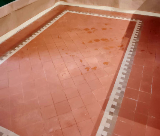 Limpieza de  Suelos de adoquines marron
